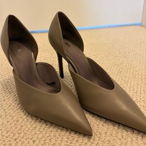 Zara Women's Taupe Heels